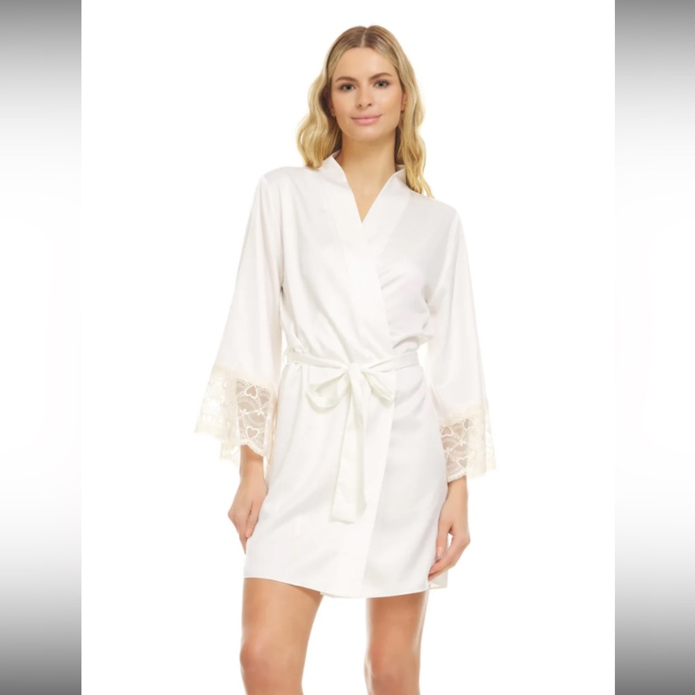 Elegant White Floral Lace Robe - NWOT